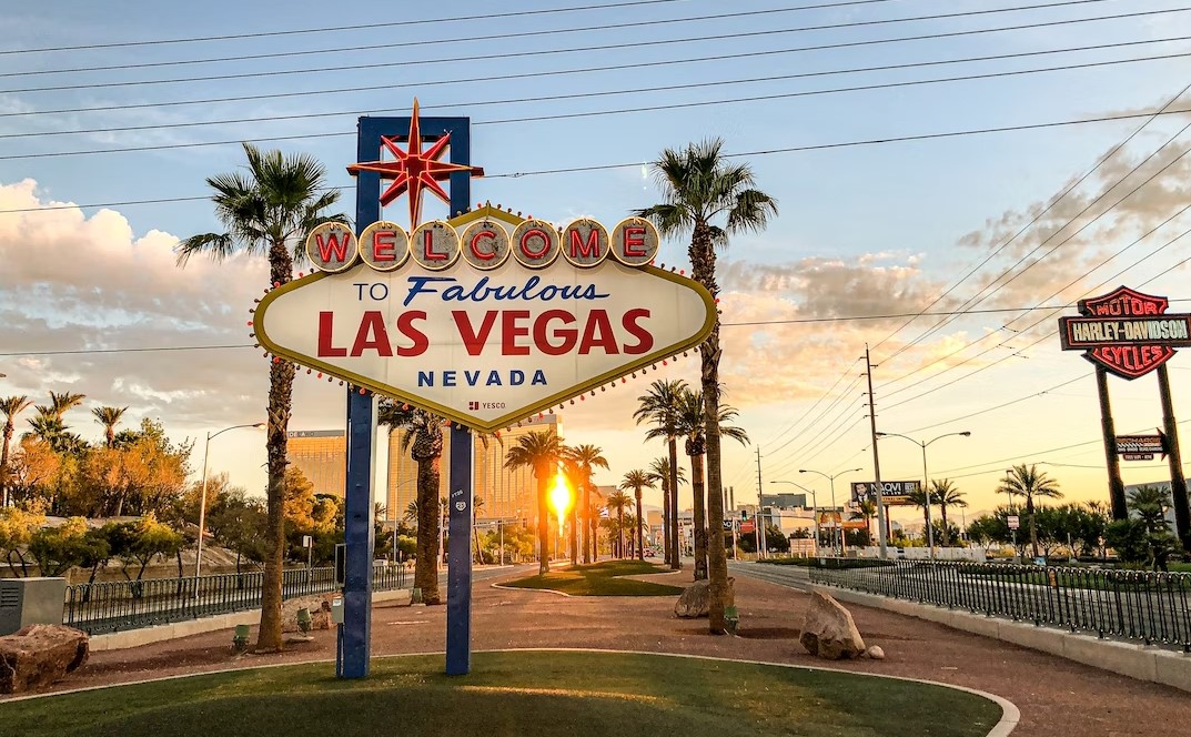 MOVING FROM LOS ANGELES TO LAS VEGAS