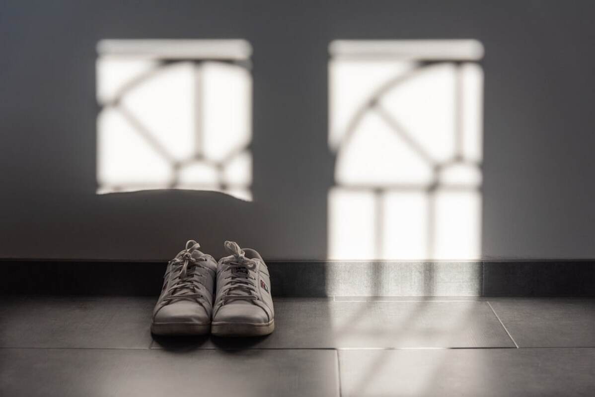 HOW TO PACK SHOES FOR MOVING
