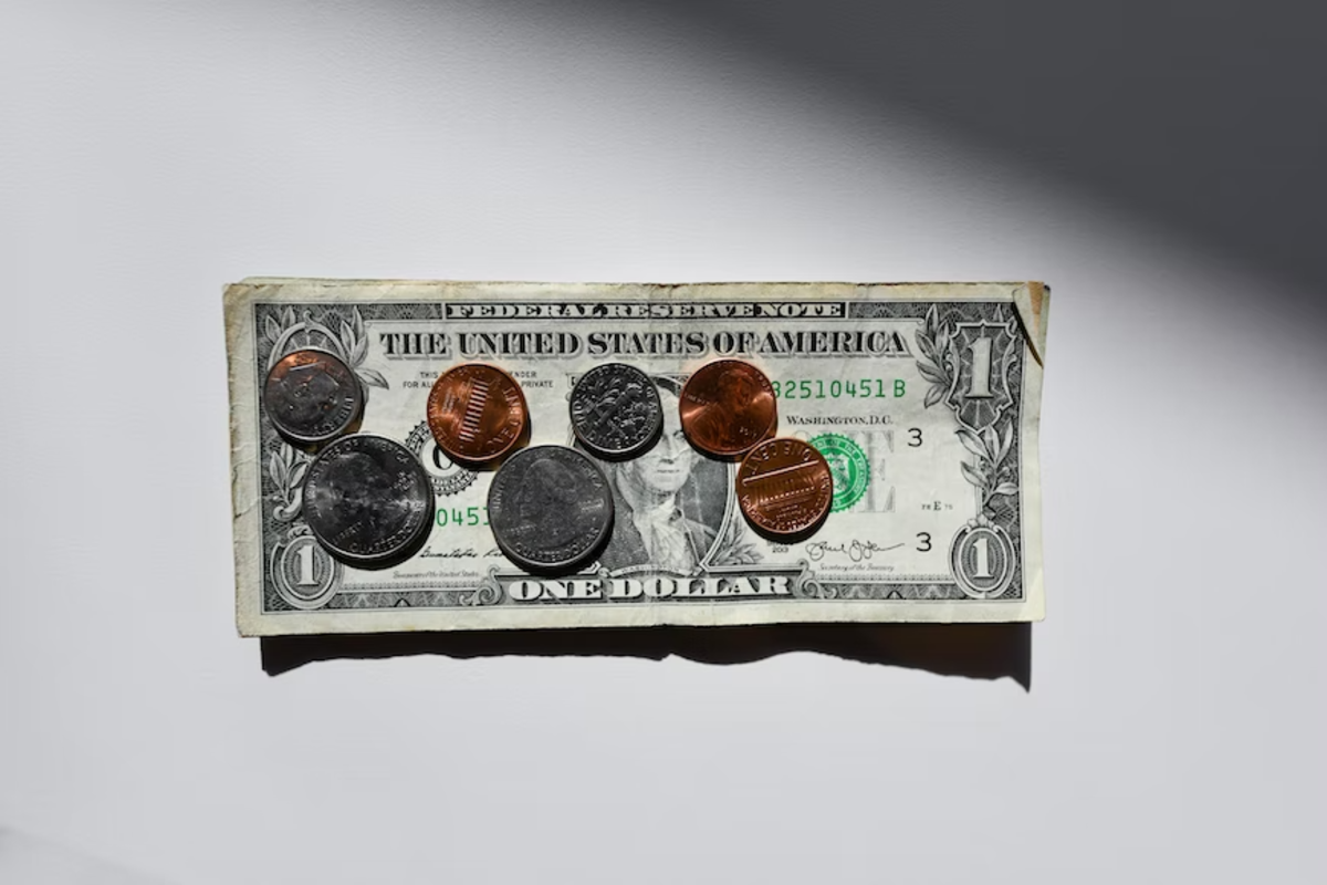 How much to tip movers